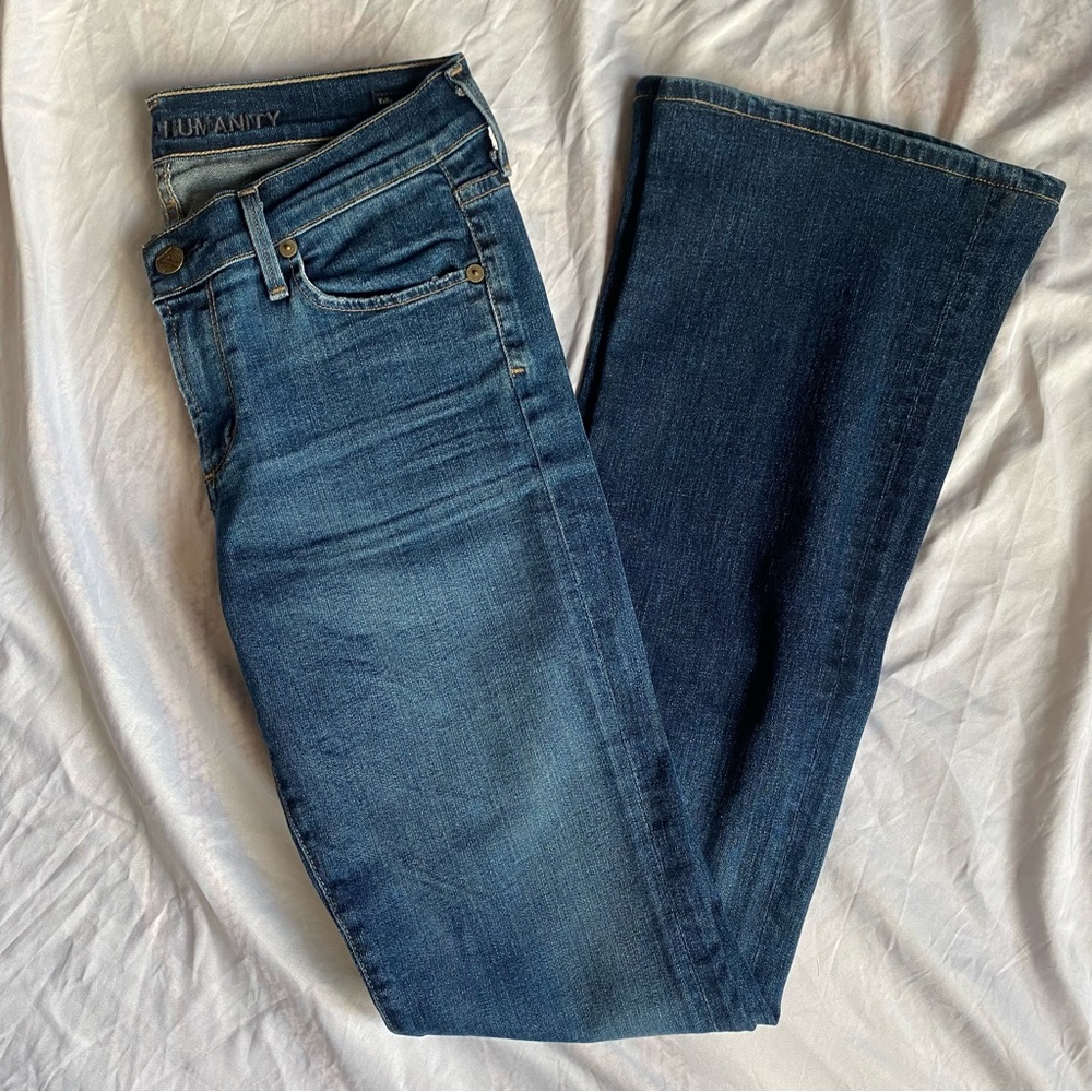 Citizens of Humanity 29 Low Rise Waist Bootcut Blue Medium Wash Jeans Aritzia